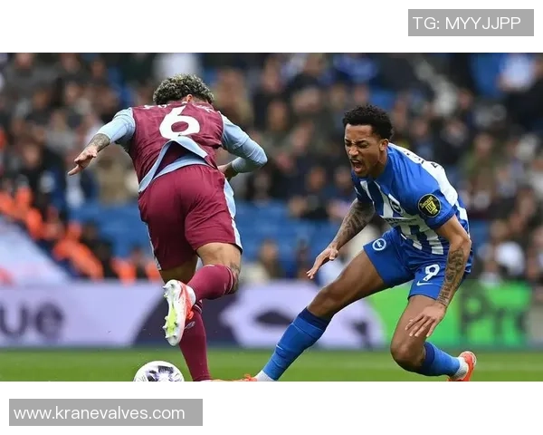 英超激战:里昂与尤文图斯握手言和红牌事件引发全场热议与转会传闻 英超激战:里昂与尤文图斯握手言和红牌事件引发全场热议与转会传闻