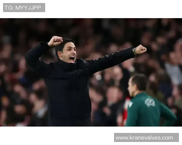 欧冠激战：曼联与波尔图战成平局乌龙球成比赛转折点分析