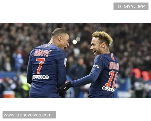 欧联杯激情对决巴黎圣日耳曼大胜尤文图斯红牌事件引发热议与转会传闻