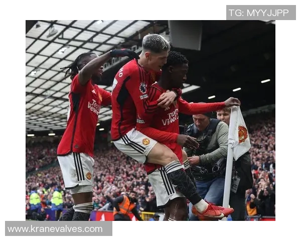 英超大战曼联大胜利物浦战术解析引发全场热议