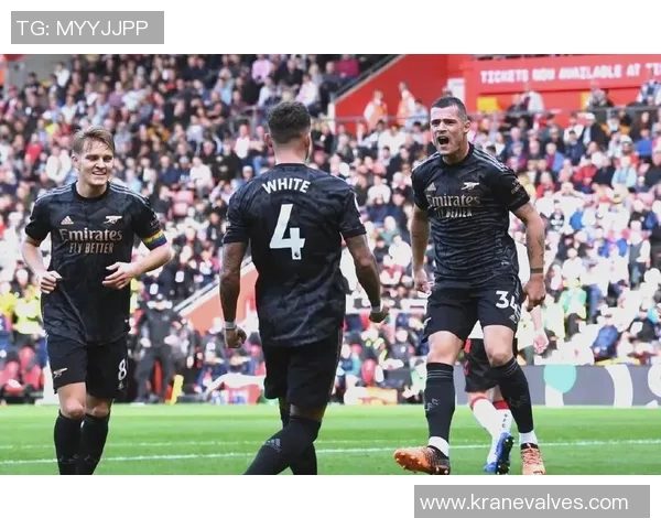 国王杯精彩对决尤文图斯大胜阿森纳引发争议判罚热议